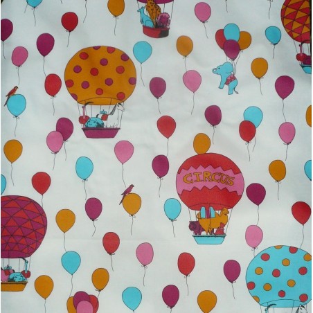 Tissu en coton enduit Cirque rose