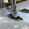 Pied S quilting avec guide dans la couture Janome 9mm Pied S quilting avec guide dans la couture Janome 9mm